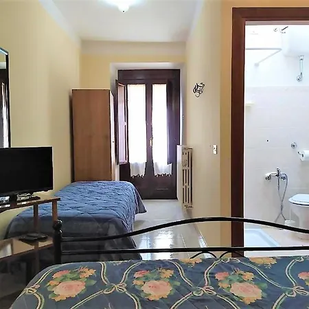 Centro Storico Gæstehus Raiano