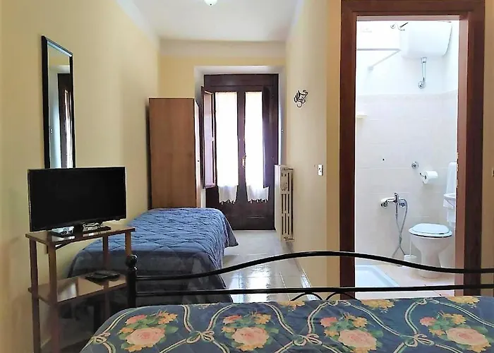 Centro Storico Πανσιόν Raiano